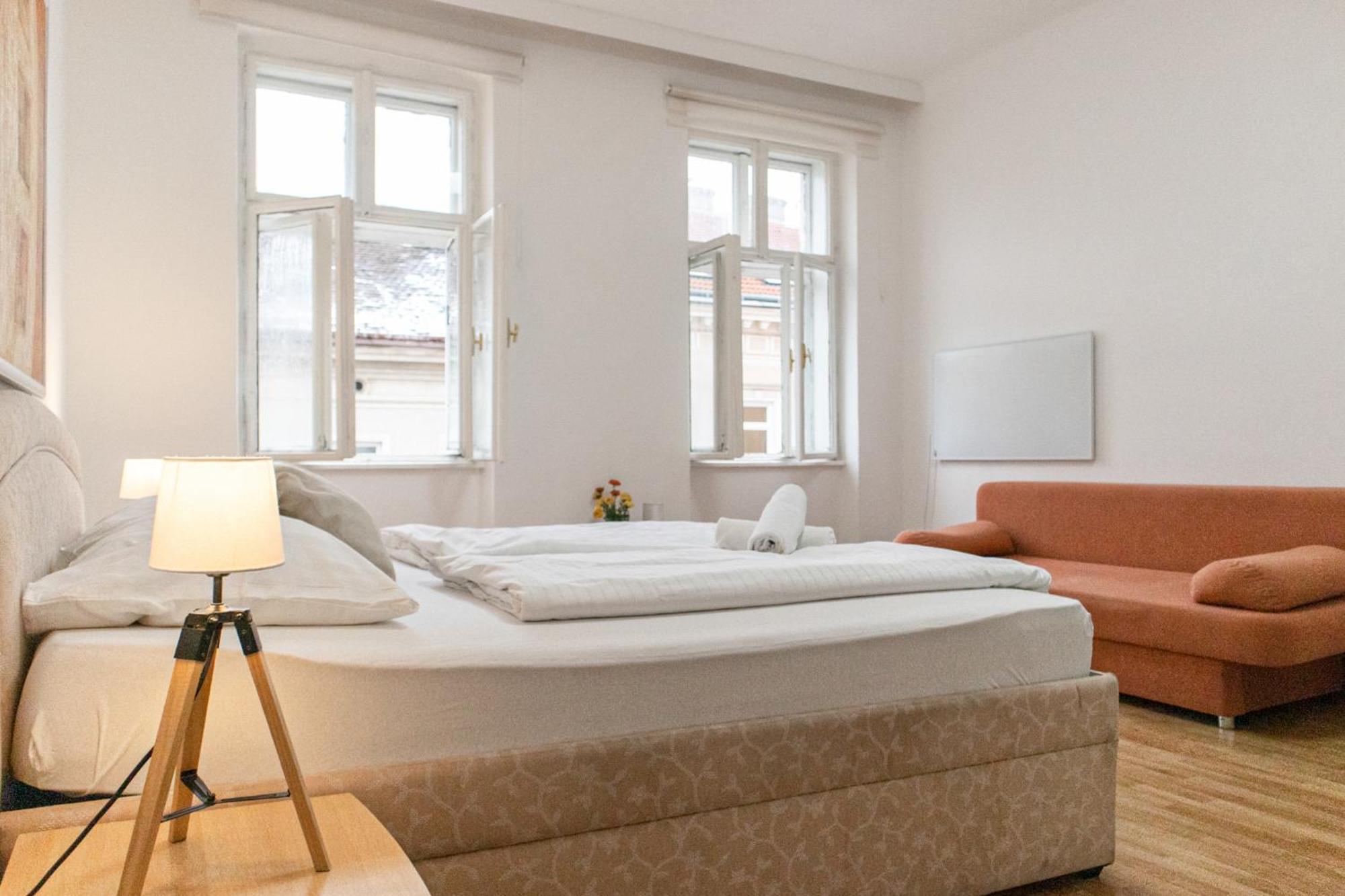 Budget City Stay - Near Wiener Stadthalle Ideal For Longstays Eksteriør billede